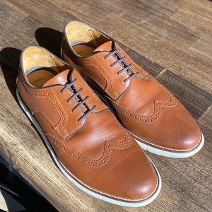 Men’s Johnston and Murphy dress shoes